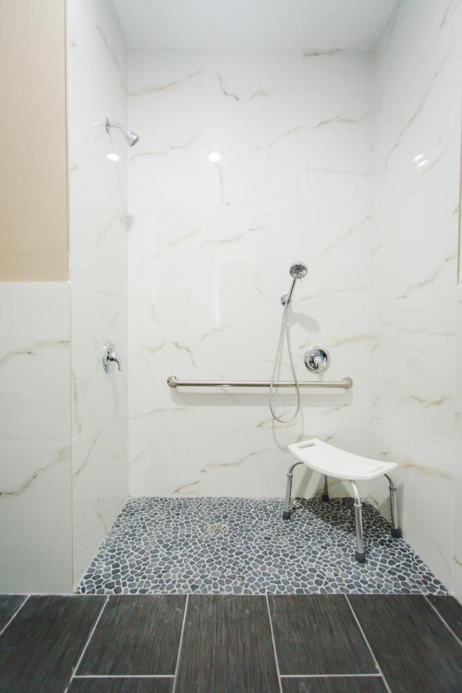 Queen Room - Disability Access interior